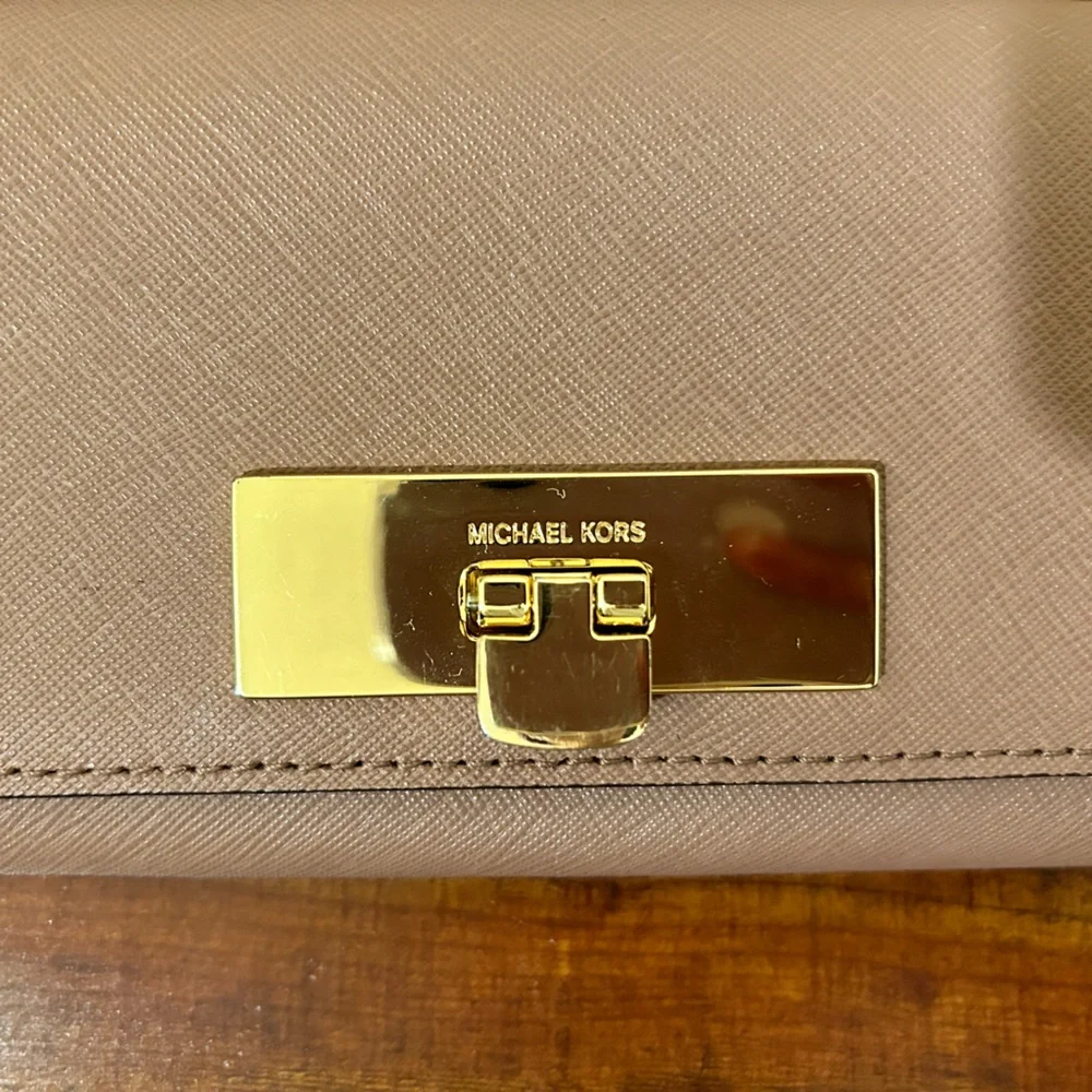 Michael Kors Callie Dusty Rose Wallet(Like New) - Picture 2 of 11